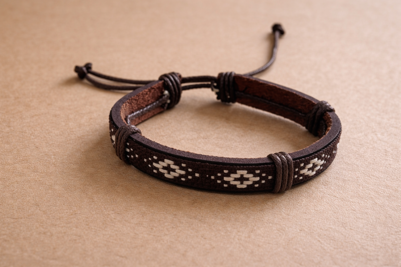Bracelet à Motifs Tissés Ivoire